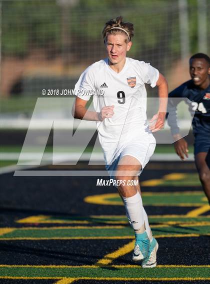 Thumbnail 2 in Hersey vs. Evanston (IHSA 3A Regional Semifinal) photogallery.