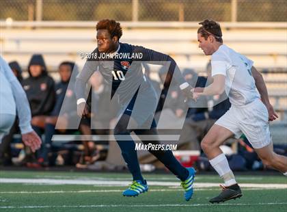 Thumbnail 2 in Hersey vs. Evanston (IHSA 3A Regional Semifinal) photogallery.