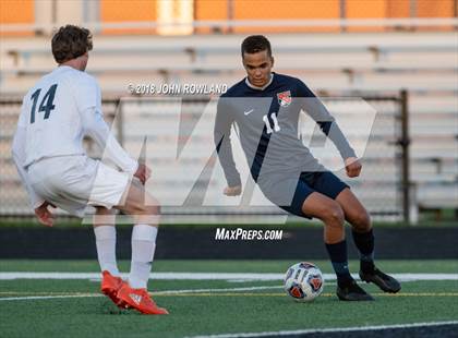 Thumbnail 2 in Hersey vs. Evanston (IHSA 3A Regional Semifinal) photogallery.