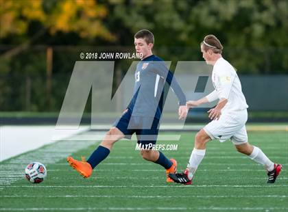 Thumbnail 2 in Hersey vs. Evanston (IHSA 3A Regional Semifinal) photogallery.