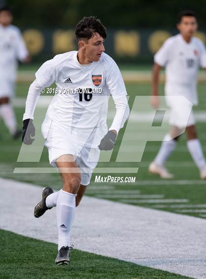 Thumbnail 3 in Hersey vs. Evanston (IHSA 3A Regional Semifinal) photogallery.