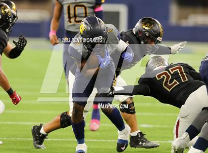 Thumbnail 3 in Warren vs Downey photogallery.