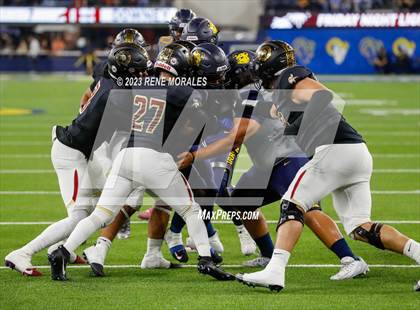 Thumbnail 2 in Warren vs Downey photogallery.