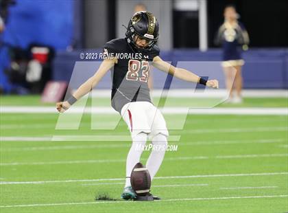 Thumbnail 2 in Warren vs Downey photogallery.