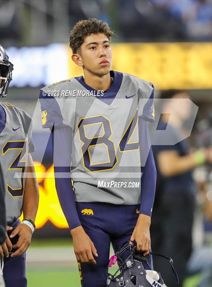 Thumbnail 1 in Warren vs Downey photogallery.