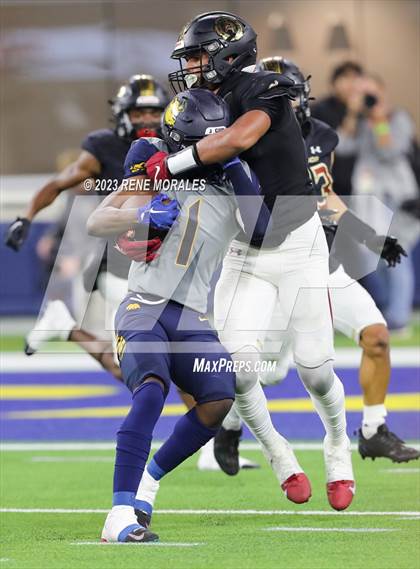 Thumbnail 3 in Warren vs Downey photogallery.