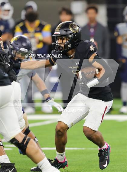 Thumbnail 1 in Warren vs Downey photogallery.