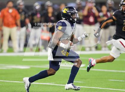 Thumbnail 2 in Warren vs Downey photogallery.
