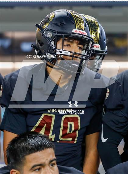 Thumbnail 1 in Warren vs Downey photogallery.