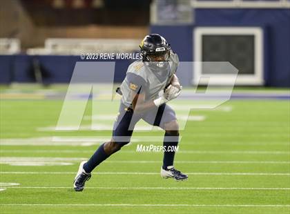 Thumbnail 2 in Warren vs Downey photogallery.