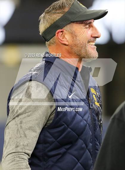 Thumbnail 3 in Warren vs Downey photogallery.