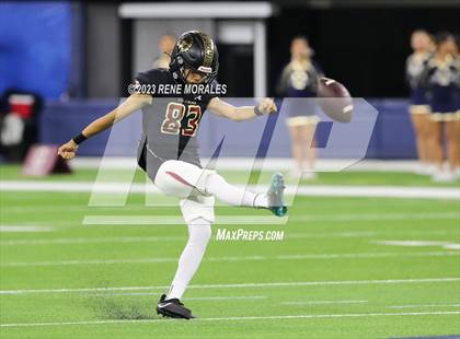 Thumbnail 3 in Warren vs Downey photogallery.