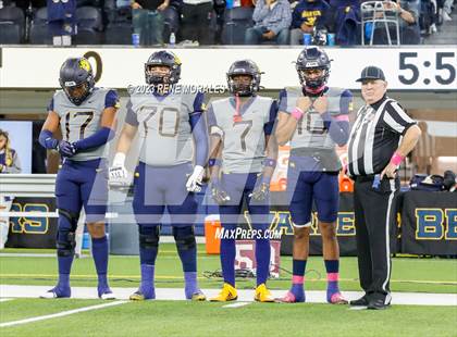 Thumbnail 2 in Warren vs Downey photogallery.