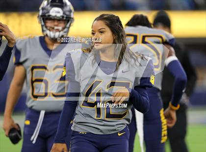 Thumbnail 3 in Warren vs Downey photogallery.
