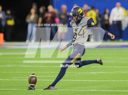 Thumbnail 3 in Warren vs Downey photogallery.