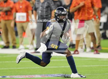 Thumbnail 3 in Warren vs Downey photogallery.