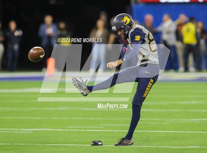 Thumbnail 2 in Warren vs Downey photogallery.