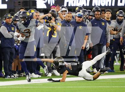 Thumbnail 2 in Warren vs Downey photogallery.