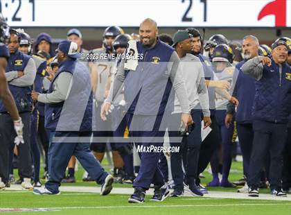 Thumbnail 1 in Warren vs Downey photogallery.