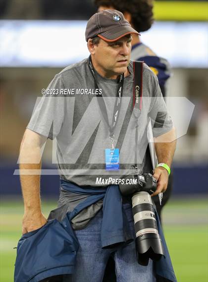 Thumbnail 2 in Warren vs Downey photogallery.