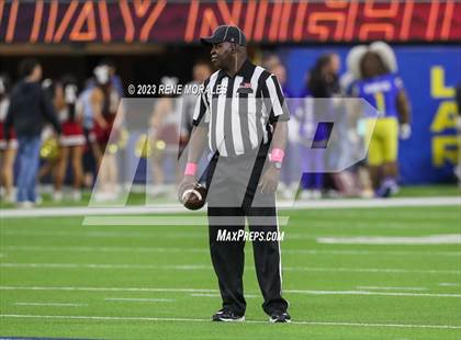 Thumbnail 1 in Warren vs Downey photogallery.