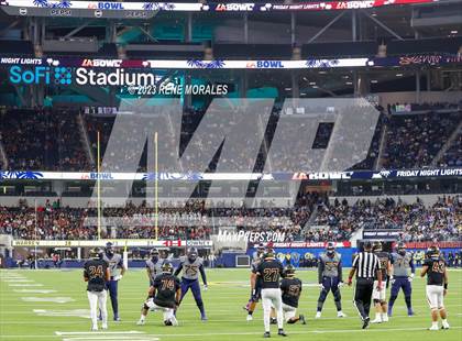 Thumbnail 1 in Warren vs Downey photogallery.