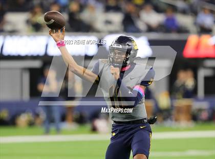 Thumbnail 3 in Warren vs Downey photogallery.