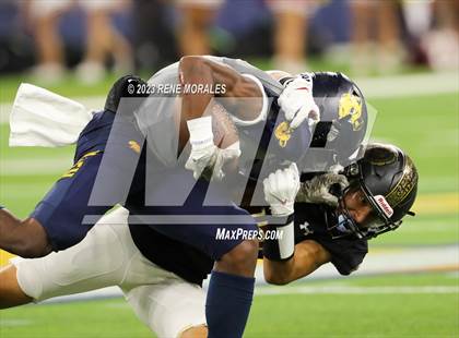Thumbnail 3 in Warren vs Downey photogallery.