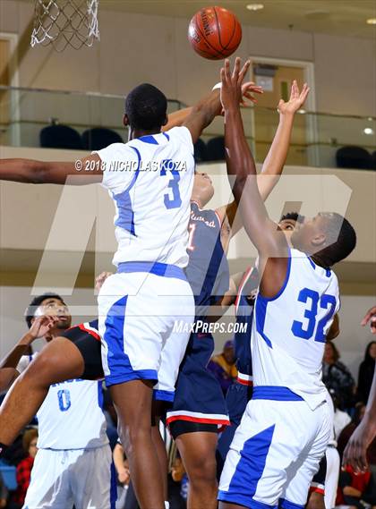 Thumbnail 3 in Brentwood School vs. Price (MLK Day Showdown) photogallery.