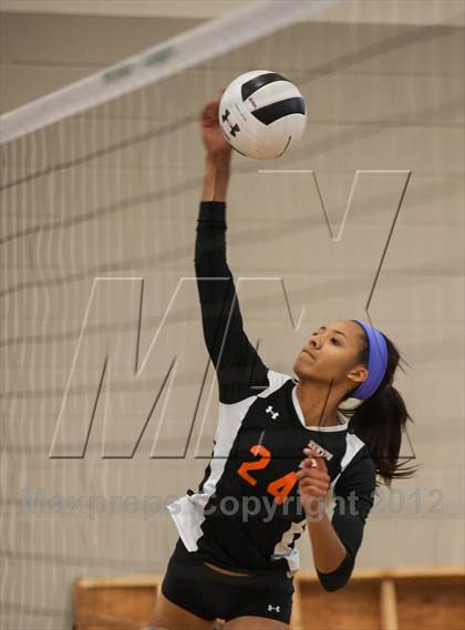 Thumbnail 3 in Newton North vs Westborough (Showcase of Champions Holyoke) photogallery.