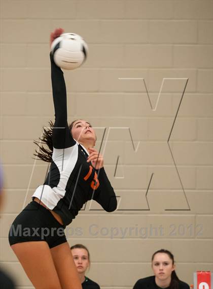 Thumbnail 3 in Newton North vs Westborough (Showcase of Champions Holyoke) photogallery.