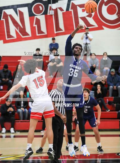 Thumbnail 2 in Aquinas vs Glendale (CIF SS D-3 Rnd 2 Playoff) photogallery.