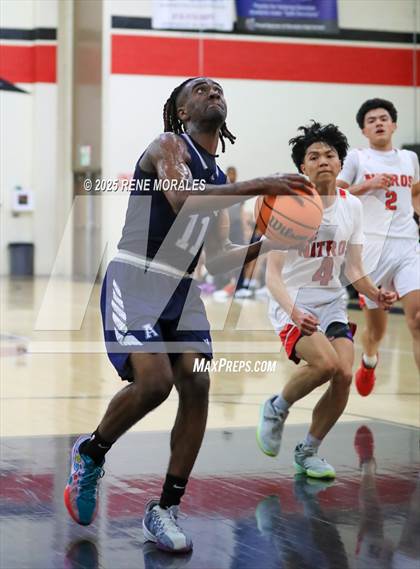 Thumbnail 1 in Aquinas vs Glendale (CIF SS D-3 Rnd 2 Playoff) photogallery.