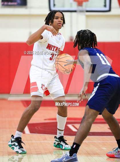 Thumbnail 3 in Aquinas vs Glendale (CIF SS D-3 Rnd 2 Playoff) photogallery.