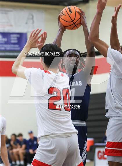 Thumbnail 3 in Aquinas vs Glendale (CIF SS D-3 Rnd 2 Playoff) photogallery.