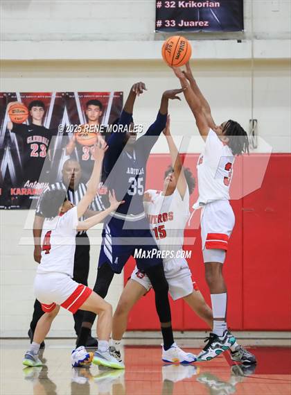 Thumbnail 2 in Aquinas vs Glendale (CIF SS D-3 Rnd 2 Playoff) photogallery.