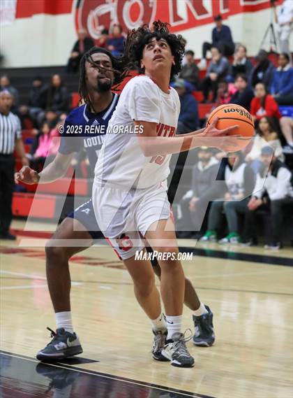 Thumbnail 1 in Aquinas vs Glendale (CIF SS D-3 Rnd 2 Playoff) photogallery.