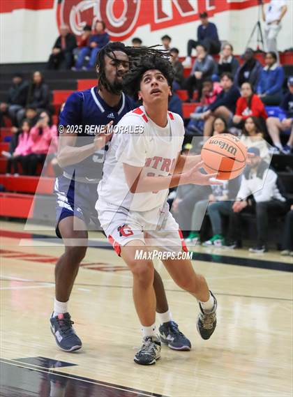 Thumbnail 2 in Aquinas vs Glendale (CIF SS D-3 Rnd 2 Playoff) photogallery.