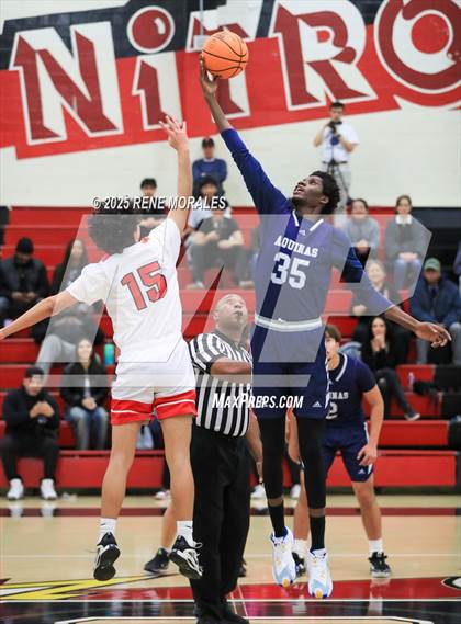 Thumbnail 3 in Aquinas vs Glendale (CIF SS D-3 Rnd 2 Playoff) photogallery.