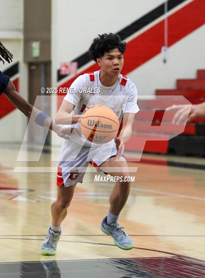 Thumbnail 3 in Aquinas vs Glendale (CIF SS D-3 Rnd 2 Playoff) photogallery.
