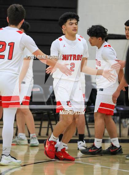 Thumbnail 2 in Aquinas vs Glendale (CIF SS D-3 Rnd 2 Playoff) photogallery.