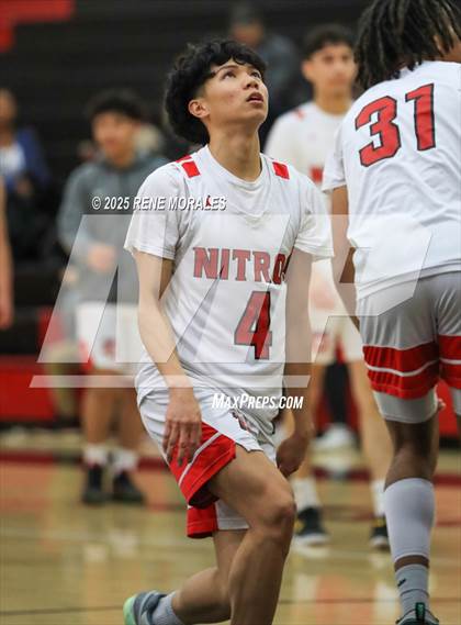 Thumbnail 1 in Aquinas vs Glendale (CIF SS D-3 Rnd 2 Playoff) photogallery.
