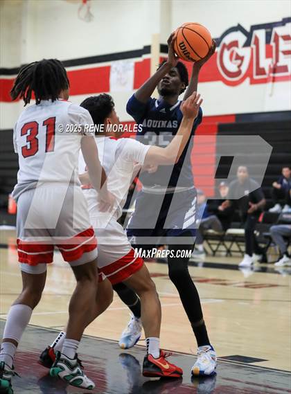 Thumbnail 1 in Aquinas vs Glendale (CIF SS D-3 Rnd 2 Playoff) photogallery.