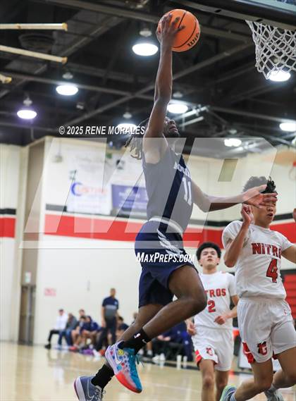 Thumbnail 1 in Aquinas vs Glendale (CIF SS D-3 Rnd 2 Playoff) photogallery.
