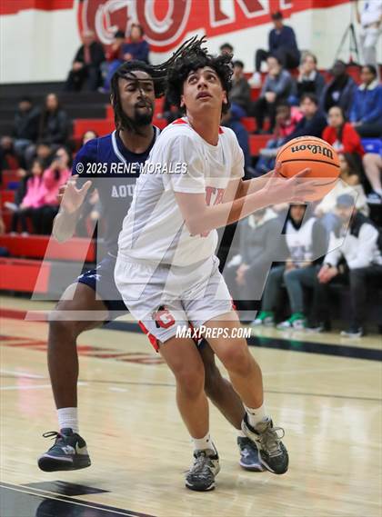 Thumbnail 3 in Aquinas vs Glendale (CIF SS D-3 Rnd 2 Playoff) photogallery.