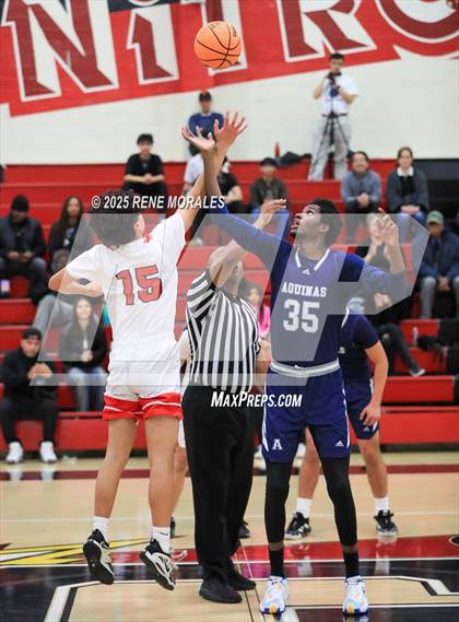 Thumbnail 3 in Aquinas vs Glendale (CIF SS D-3 Rnd 2 Playoff) photogallery.