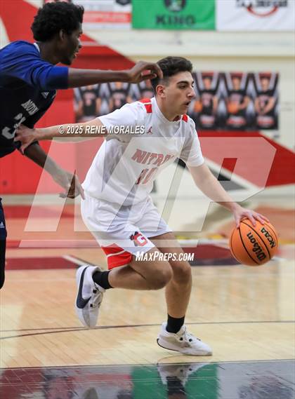Thumbnail 1 in Aquinas vs Glendale (CIF SS D-3 Rnd 2 Playoff) photogallery.