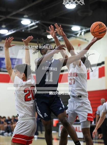 Thumbnail 3 in Aquinas vs Glendale (CIF SS D-3 Rnd 2 Playoff) photogallery.