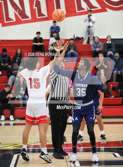 Thumbnail 2 in Aquinas vs Glendale (CIF SS D-3 Rnd 2 Playoff) photogallery.