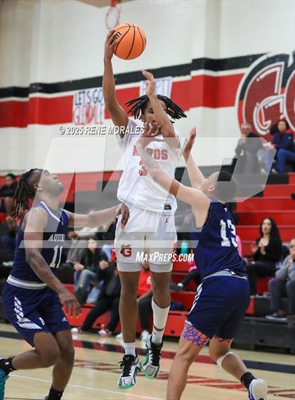 Thumbnail 3 in Aquinas vs Glendale (CIF SS D-3 Rnd 2 Playoff) photogallery.